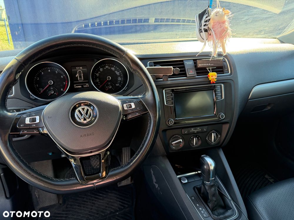 Volkswagen Jetta - 15