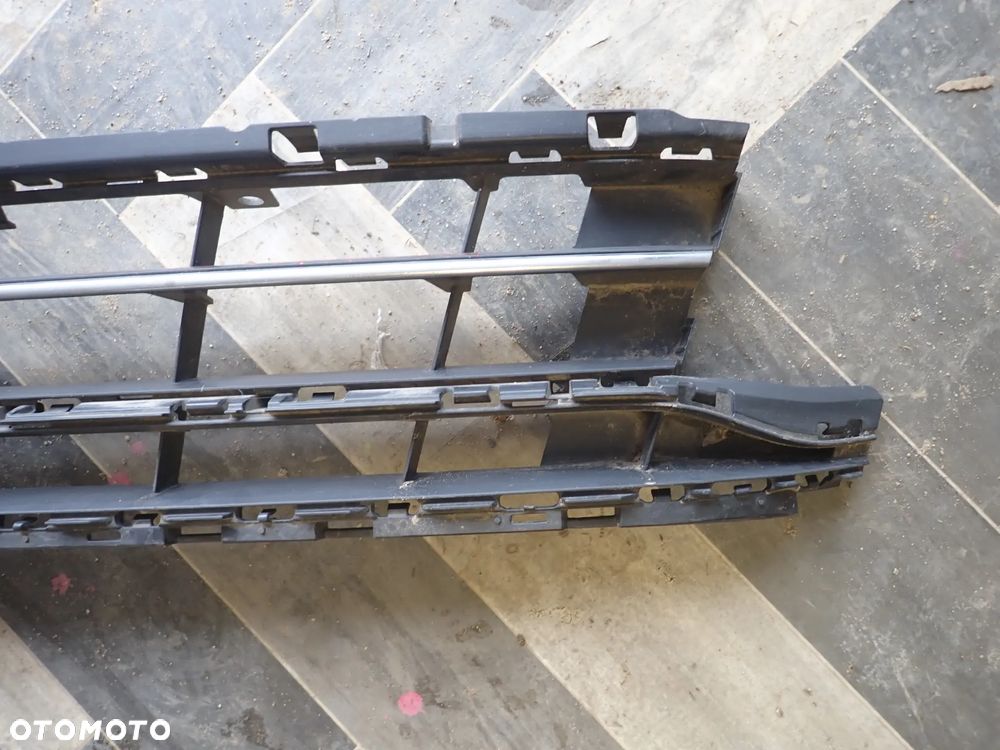 VOLSWAGEN PASSAT KRATKA ZDERZAKA PRZEZ LIFT - 3