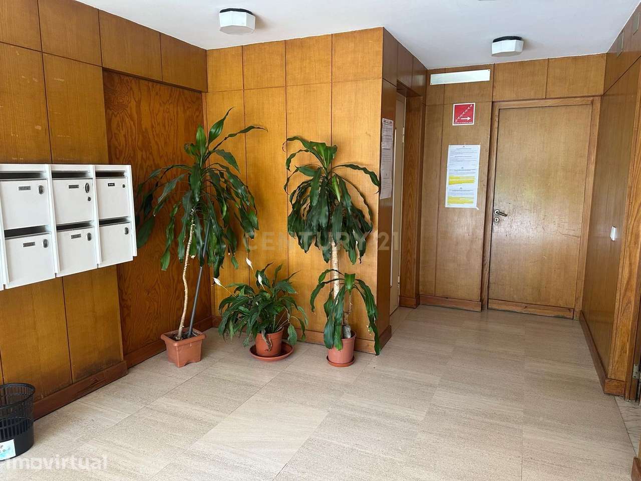 Apartamento T2 com Enorme Potencial | Alto da Barra, Oeiras - Grande imagem: 2/22