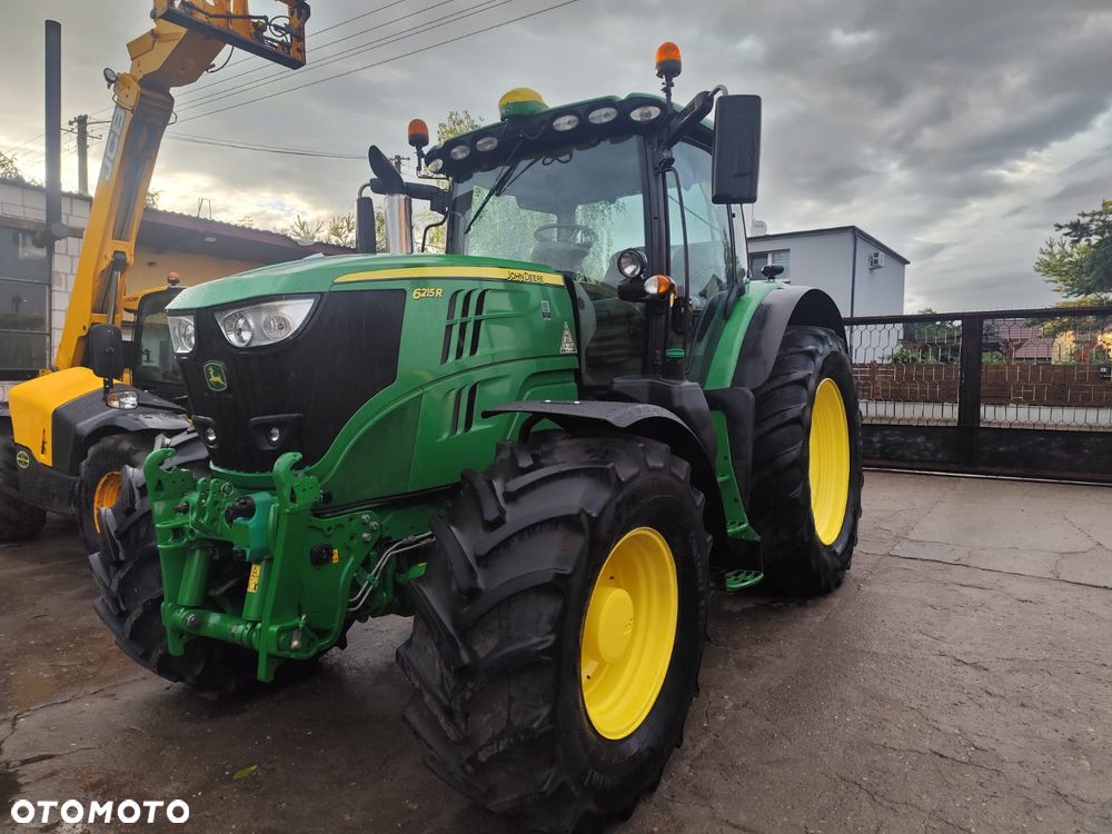 John Deere 6215R - 4