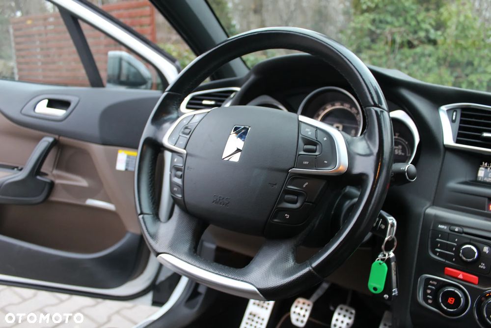 Citroën DS4 VTi 120 Urban Show - 26