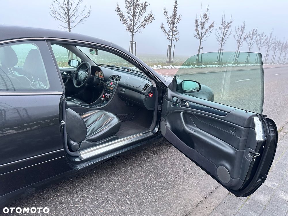 Mercedes-Benz CLK - 21