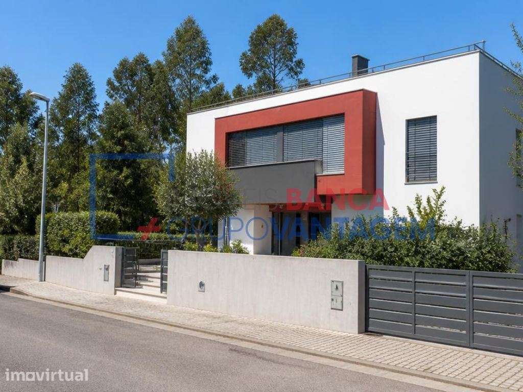 Moradia T4 com Piscina e Garagem a 10 Minutos de Coimbra - Grande imagem: 2/29
