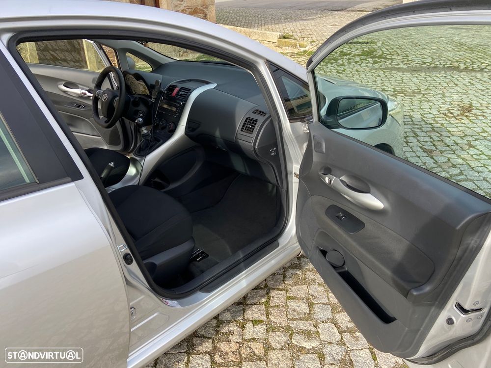 Toyota Auris 1.4 D-4D Exclusive - 14