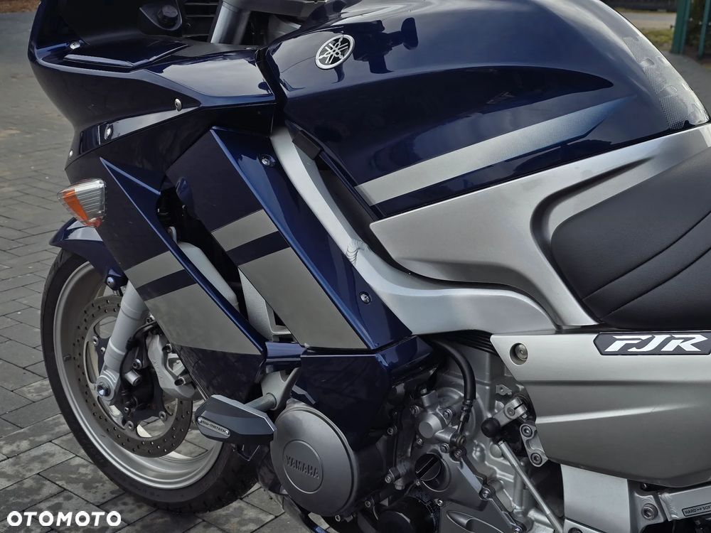 Yamaha FJR - 17