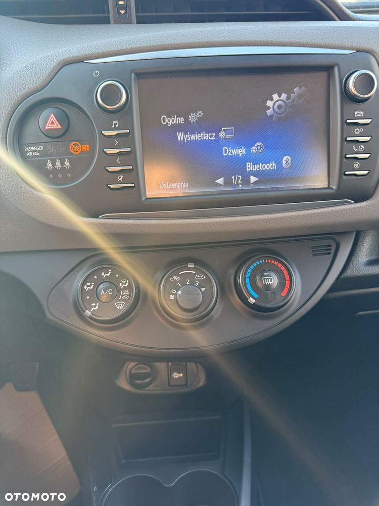 Toyota Yaris 1.5 Life - 12