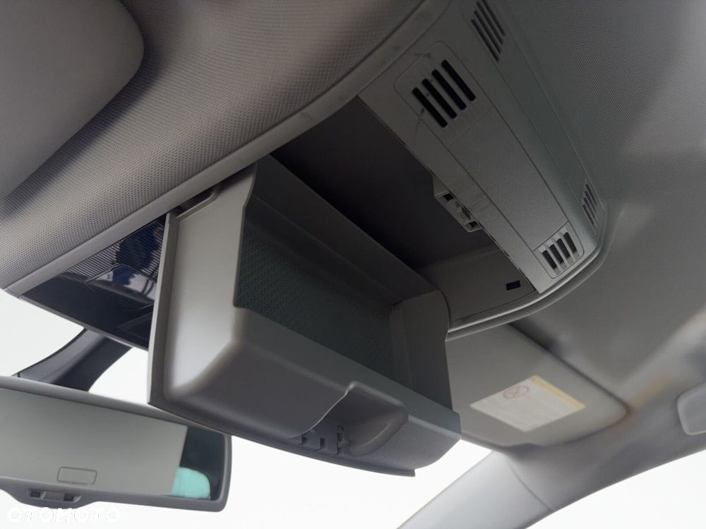 Volkswagen Golf - 26