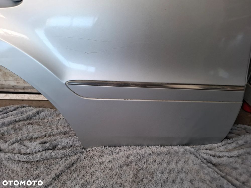 MERCEDES ML W164 DRZWI PRAWY TYL 775 - 3