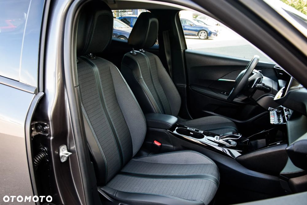 Peugeot 2008 1.5 BlueHDi Allure S&S EAT8 - 29