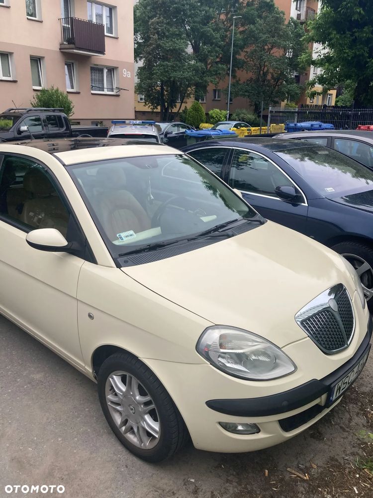Lancia Ypsilon 1.4 16v Platino - 11