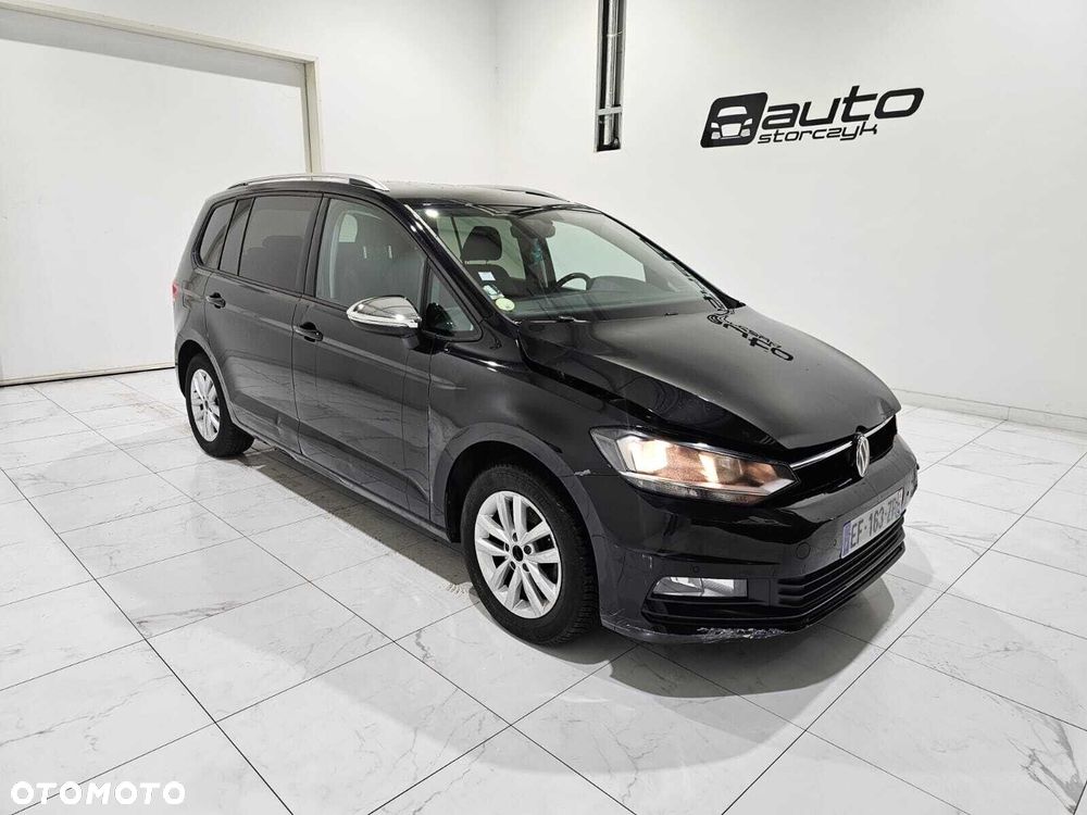 Volkswagen Touran - 1