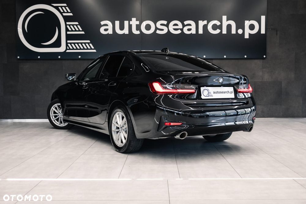 BMW Seria 3 330i Advantage - 7