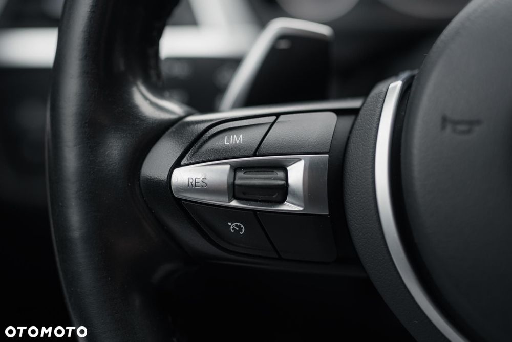 BMW Seria 3 320d xDrive M Sport Shadow sport - 25