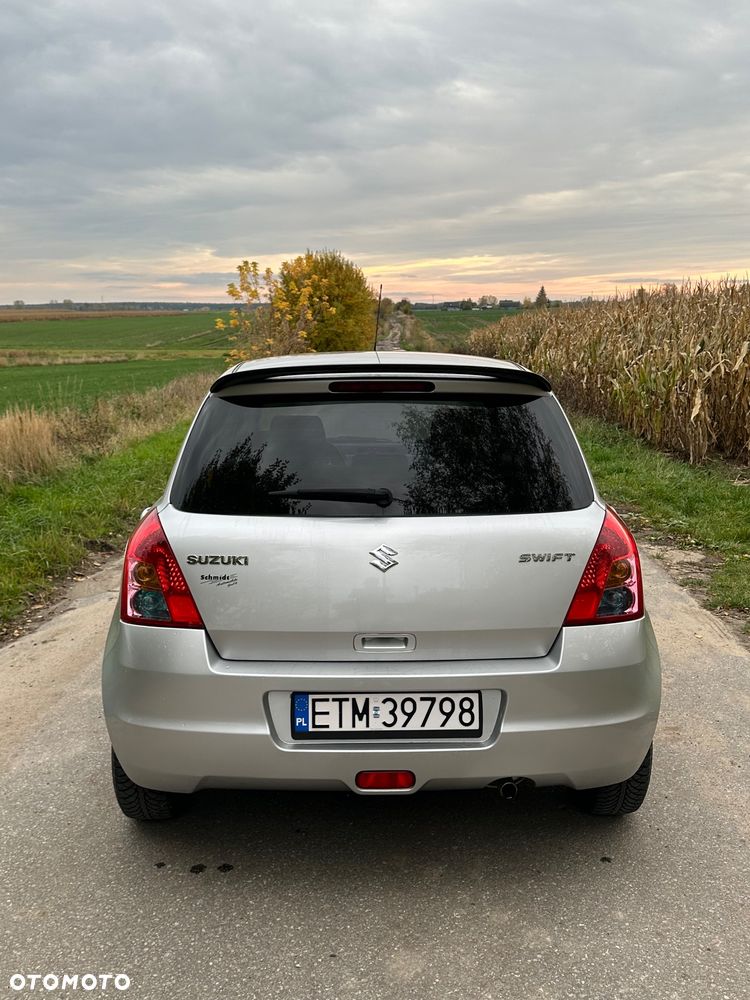 Suzuki Swift 2008 photo 2