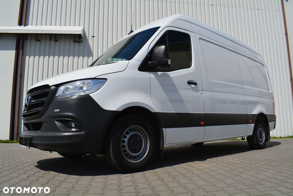 Mercedes-Benz Sprinter 907 319 CDI - 4