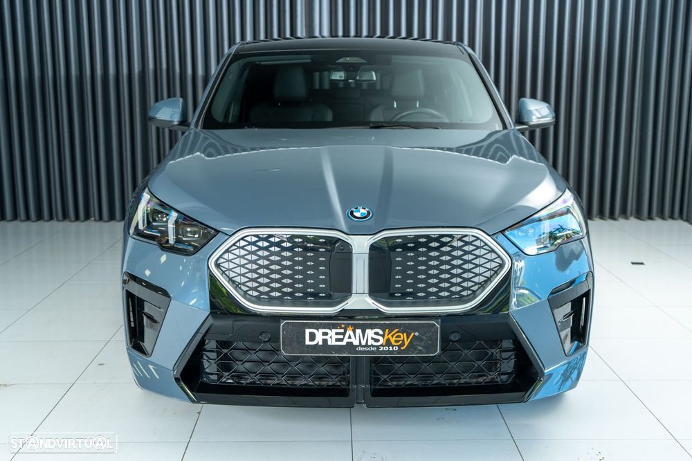 BMW iX2 eDrive20 Pack Desportivo M - 3