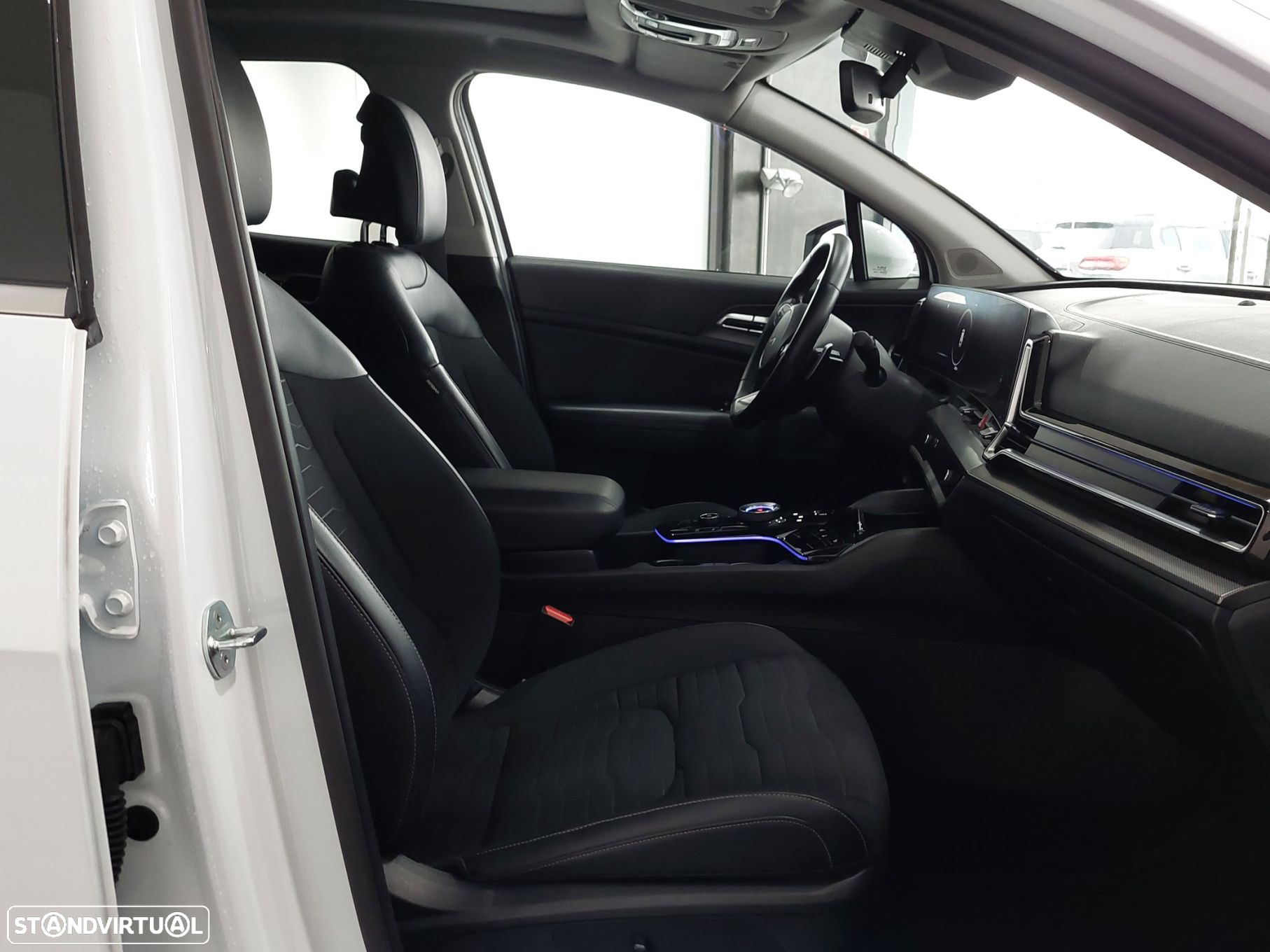 Kia Sportage 1.6 T-GDi HEV Tech - 9