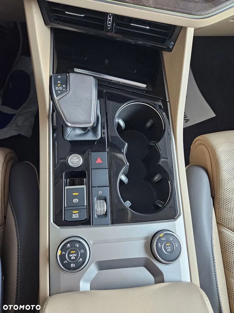 Volkswagen Touareg - 27