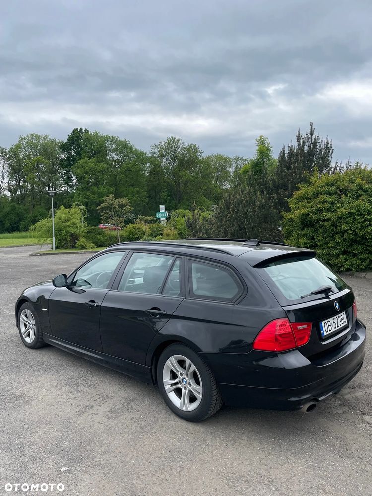 BMW Seria 3 318i Edition Exclusive - 4