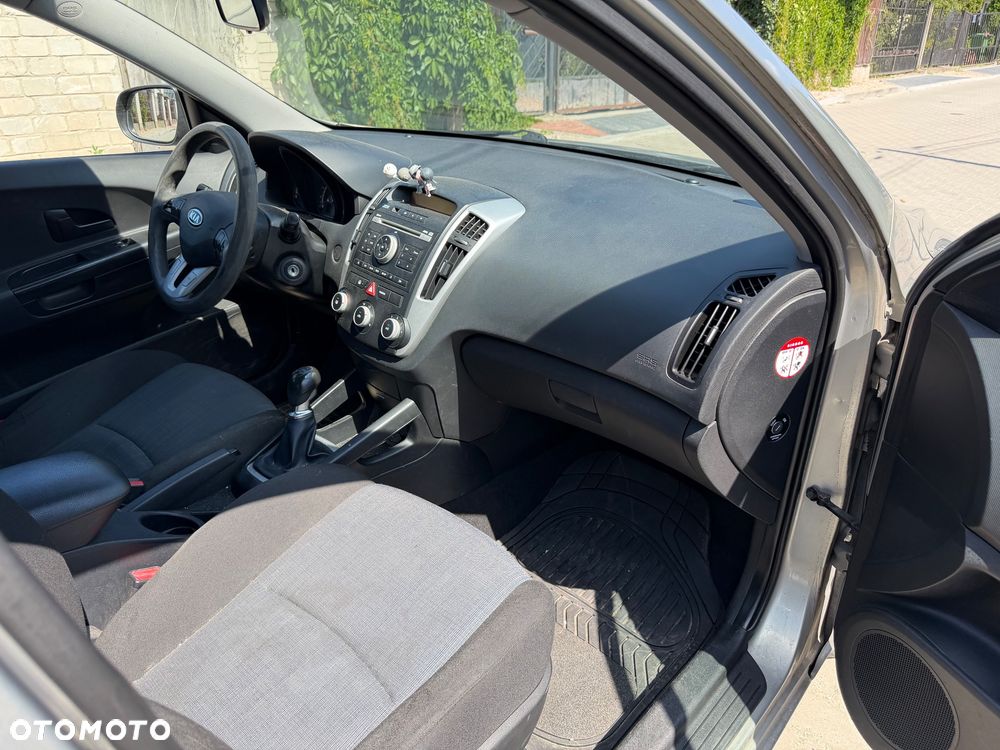 Kia Ceed - 7