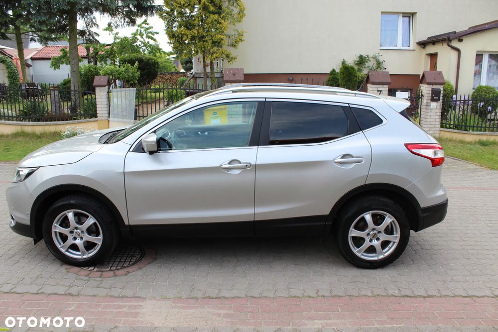 Nissan Qashqai 1.6 dCi Xtronic TEKNA - 4