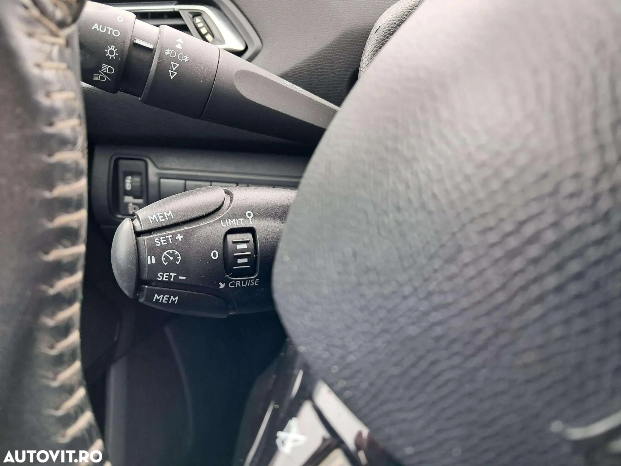 Peugeot 308 1.2 L PureTech Turbo Active - 7