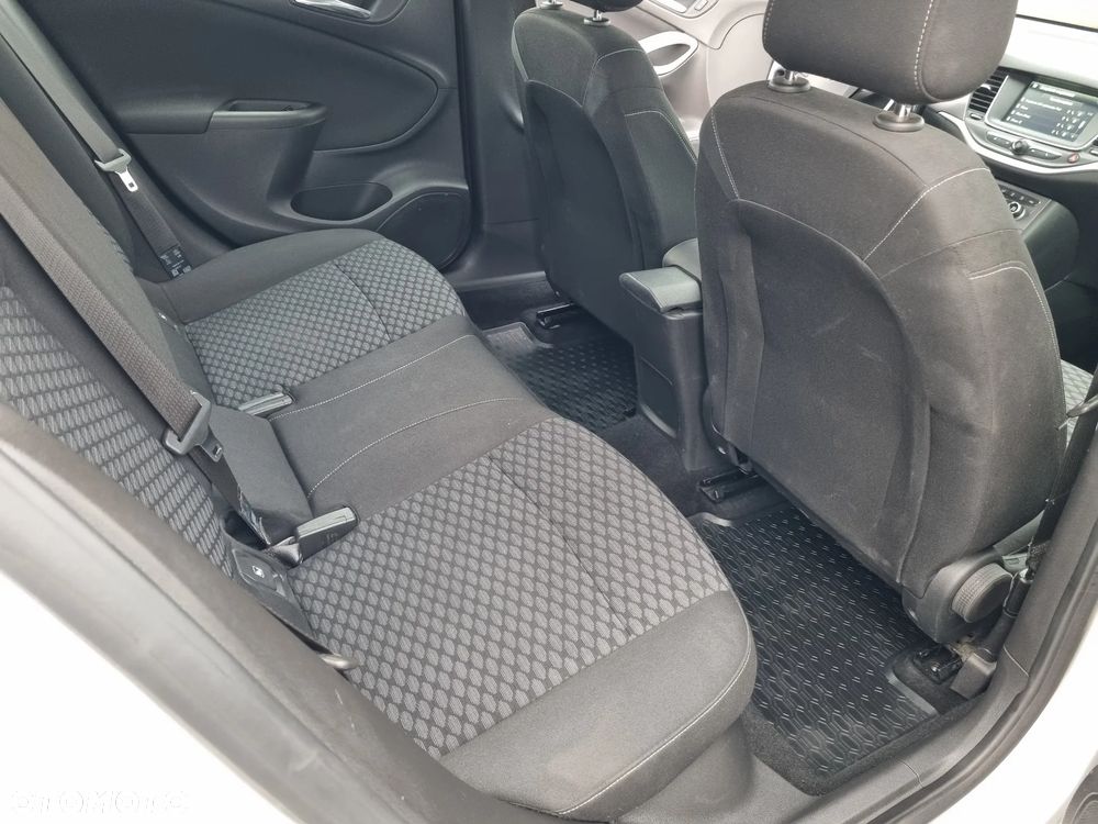 Opel Astra - 16