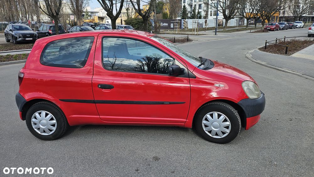 Toyota Yaris 1.0 Base - 4