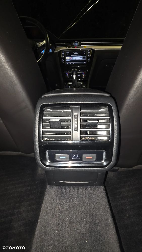 Volkswagen Passat - 20