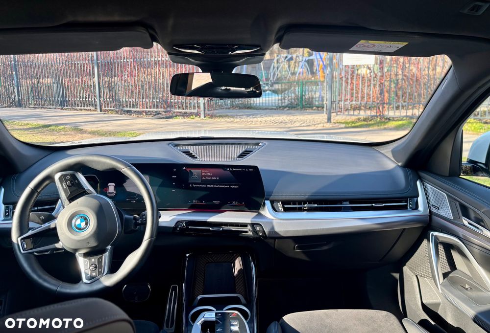 BMW iX1 xDrive30 66.5kWh M Sport - 12