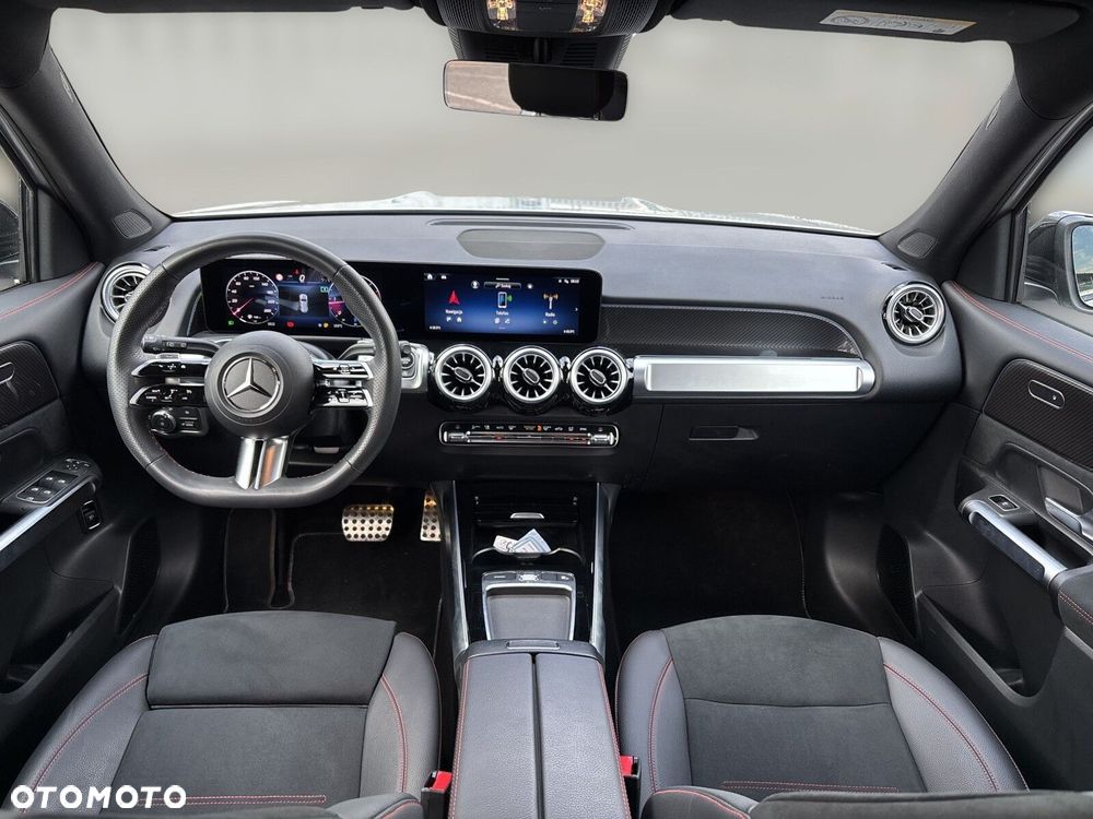 Mercedes-Benz GLB - 14