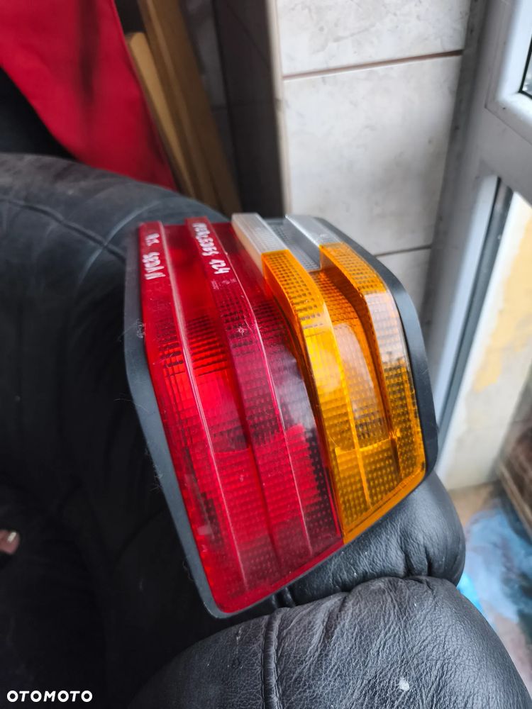 Lewarek zmiany biegów drzwi tył lampa sedan Mercedes w124 - 20