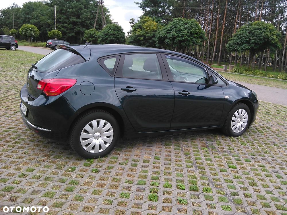 Opel Astra 1.6 Color Edition - 10