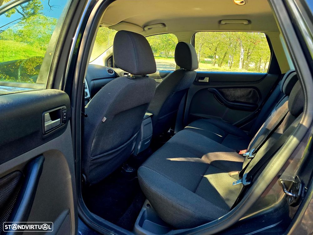 Ford Focus 1.6 TDCi Connection - 9