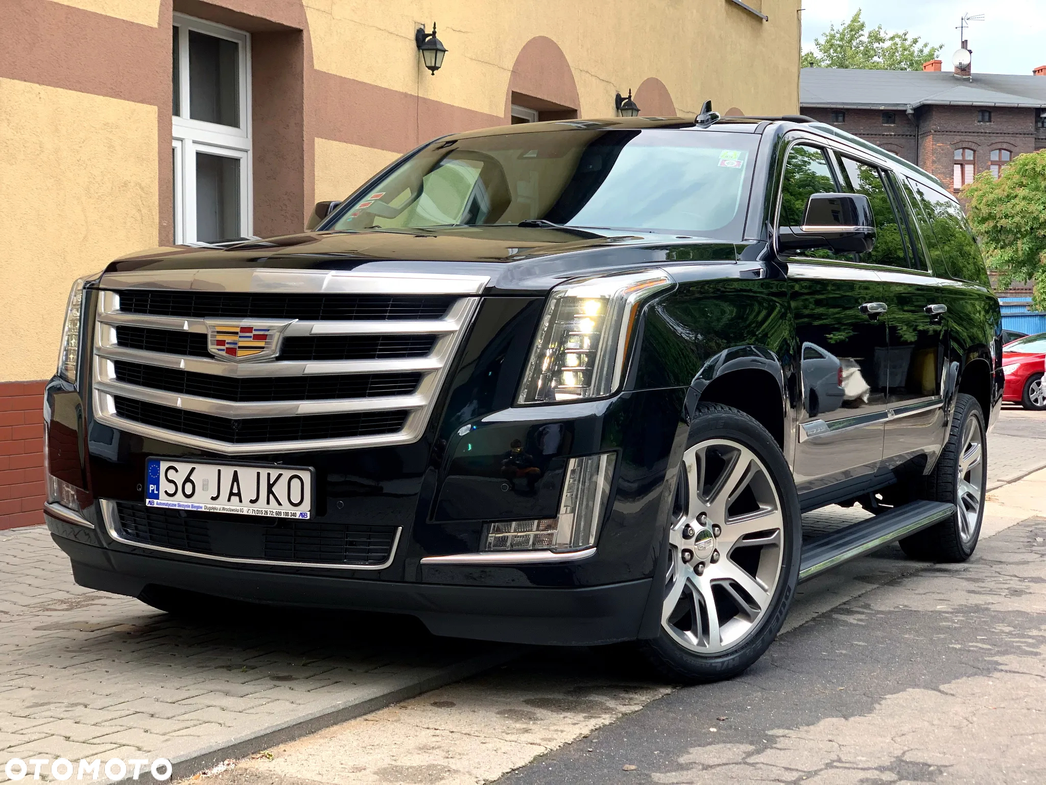 Cadillac Escalade ESV 6.2 V8 AWD AT Premium - 4