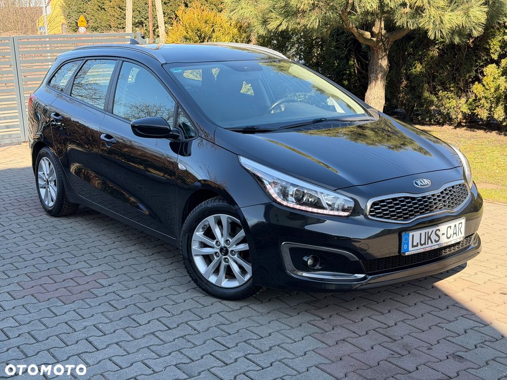Kia Ceed 1.6 GDI ISG Platinum Edition - 37