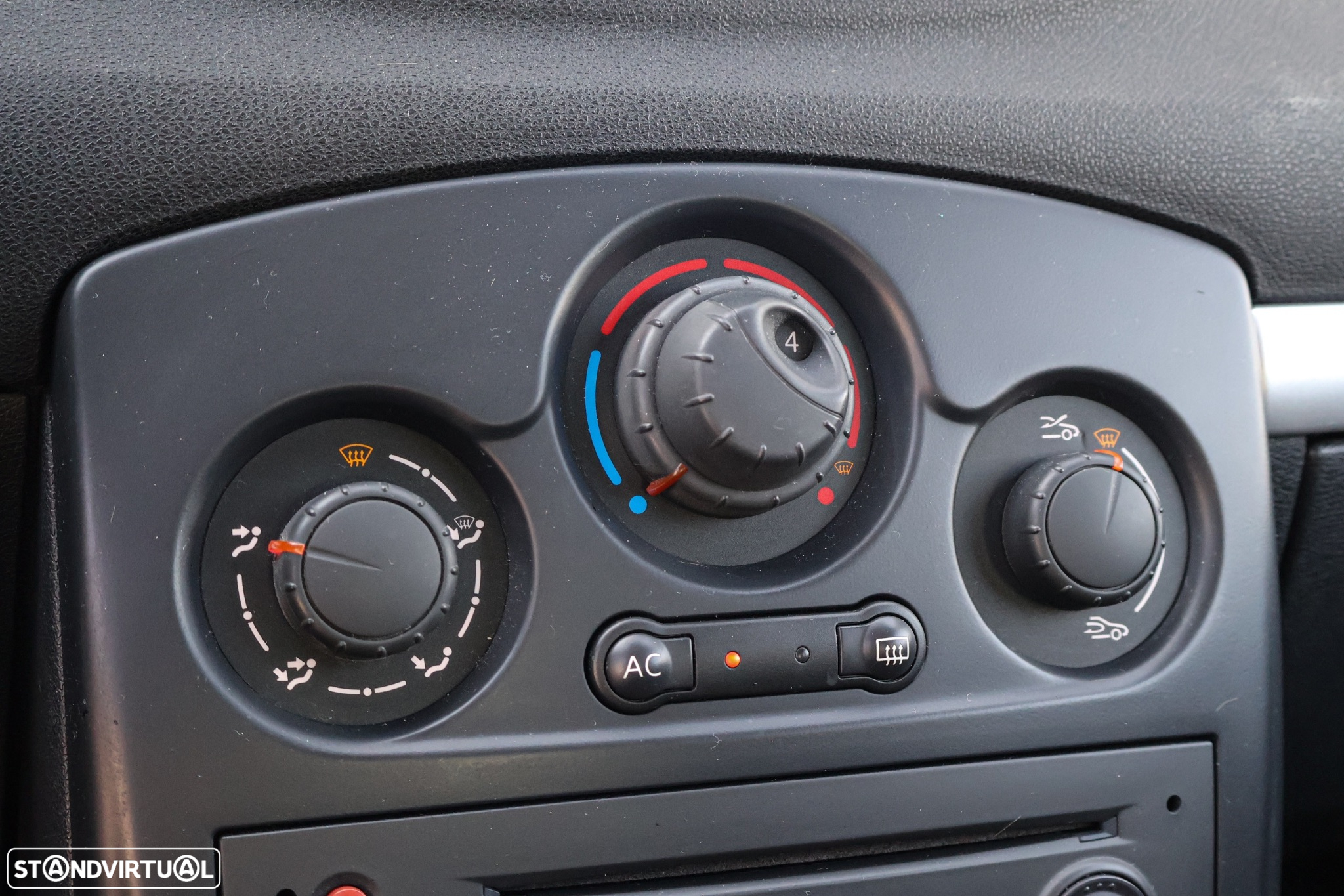 Renault Clio 1.2 16V Dynamique S - 15