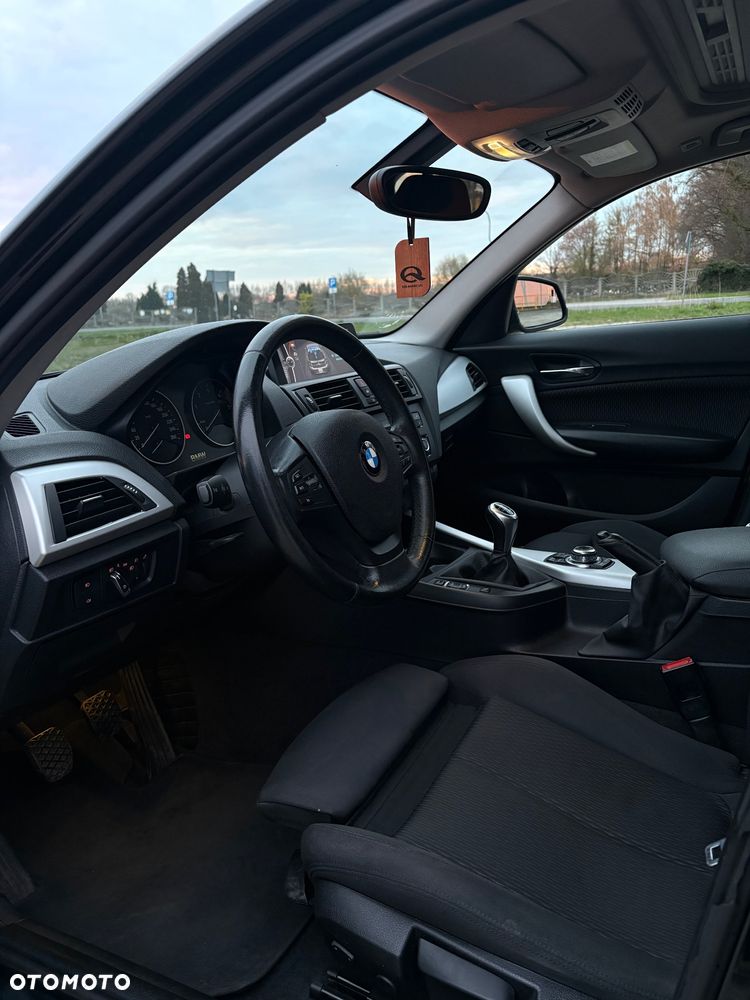 BMW Seria 1 120d - 11