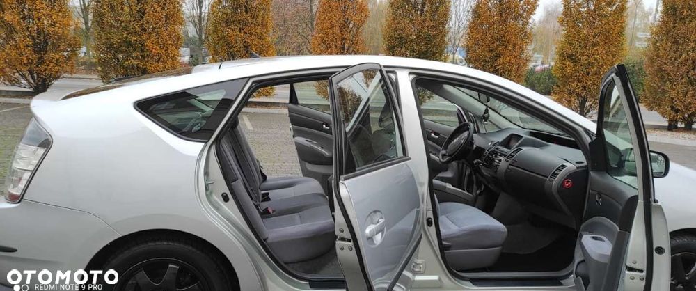 Toyota Prius (Hybrid) Sol - 20