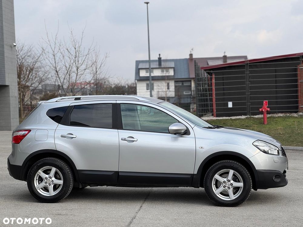 Nissan Qashqai 1.6 dCi 4 x 4 DPF Start/Stop tekna - 8
