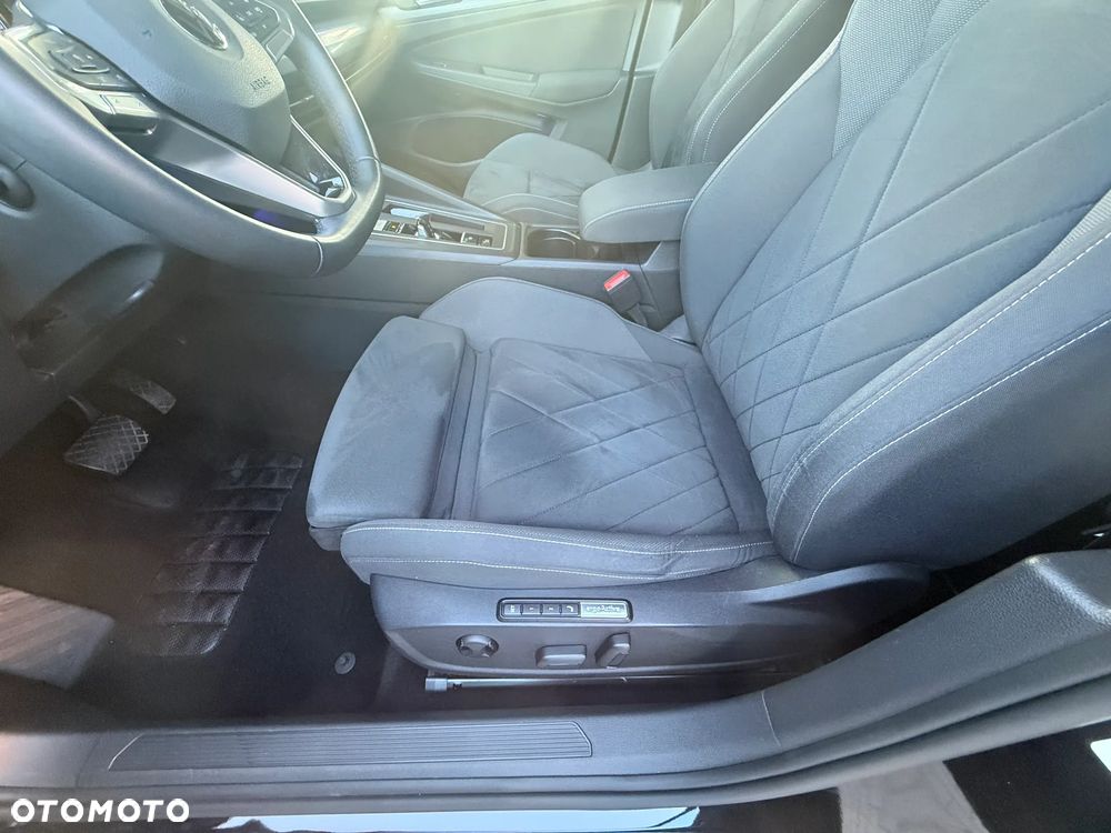Volkswagen Golf 1.5 eTSI EVO Style DSG - 18