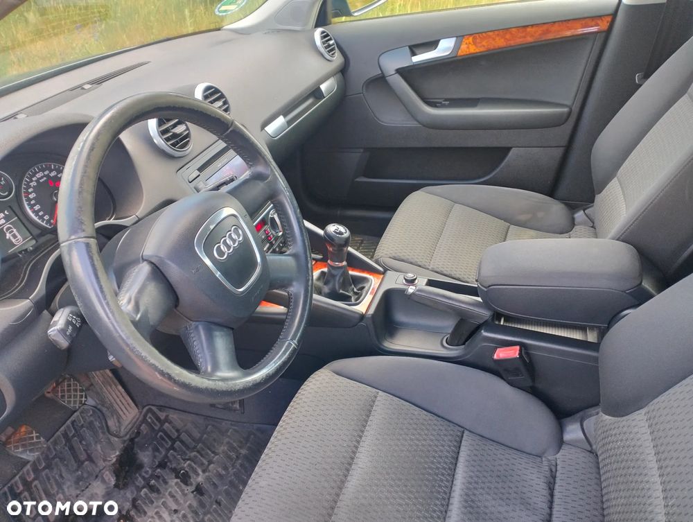 Audi A3 Sportback 2.0 TDI DPF Ambiente - 33