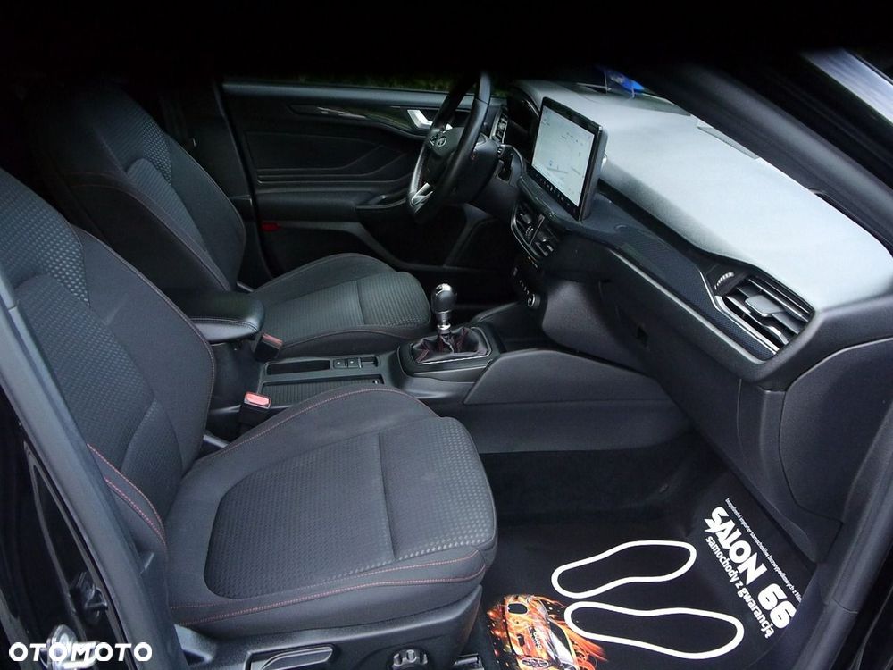 Ford Focus 1.5 EcoBlue Start-Stopp-System ST-LINE DESIGN - 37