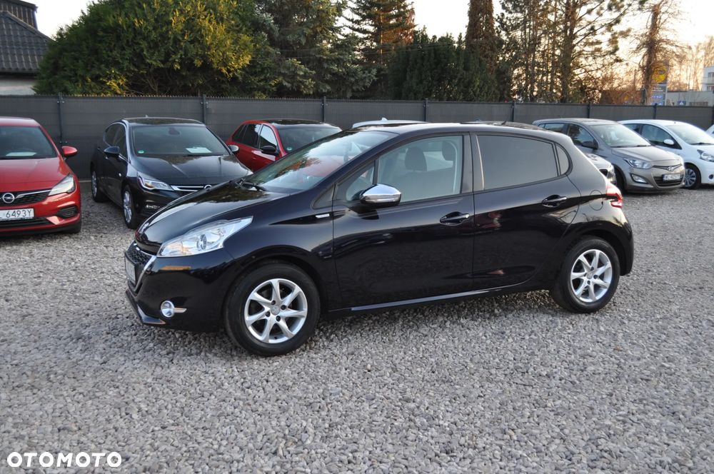 Peugeot 208 - 13