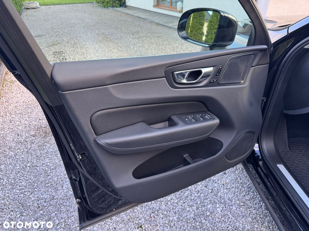 Volvo XC 60 B4 D Plus Bright - 16