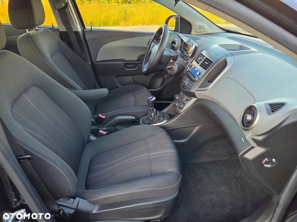 Chevrolet Aveo 1.2 LT - 12