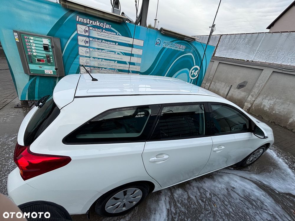 Toyota Auris 2013 photo 5
