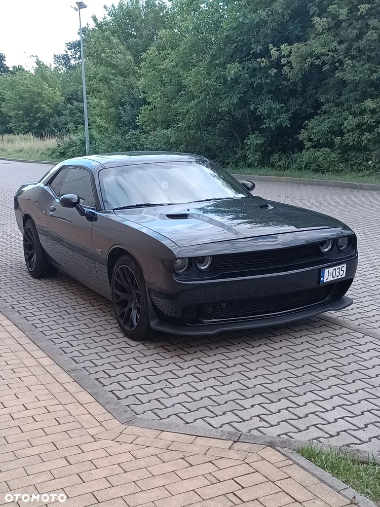 Dodge Challenger - 22