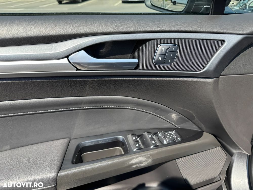Ford Mondeo 2.0 TDCi Powershift Titanium - 25