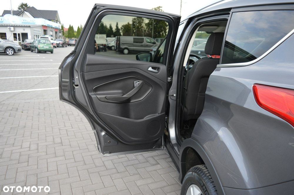 Ford Kuga - 37